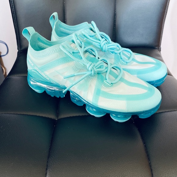 Nike Woman’s Vapormax 2019 - Picture 4 of 6